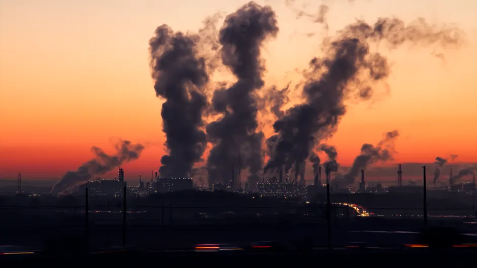 industry-1752876_1920_c._Ralf_Vetterle_Pixabay